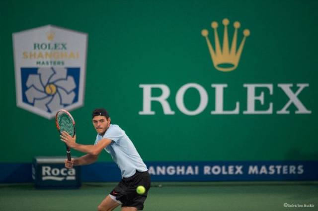 教滑雪也安排上了？还有什么是蔚来驾享小哥不会的吗！